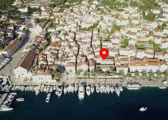 Pinna Hvar * Hvar Town