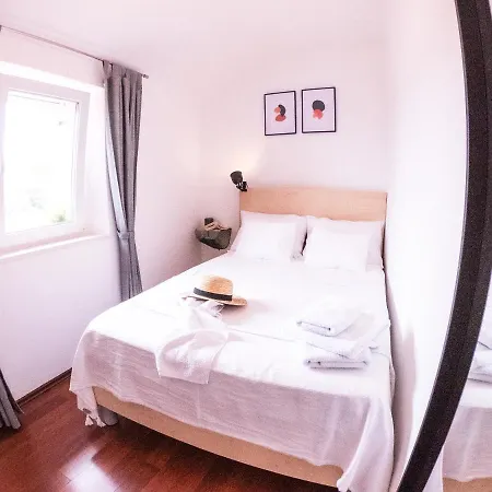 Pinna Hvar Apartment