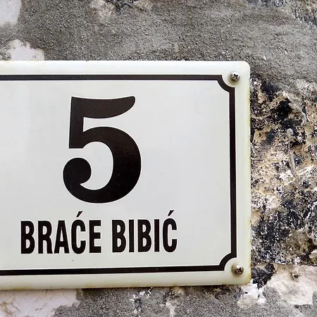 Pinna Hvar Lägenhet